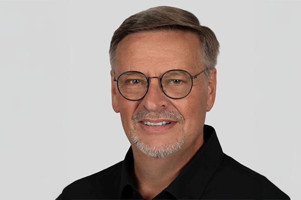 Brustbild Karl Jüsten