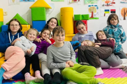 Kinder im Spielzimmer
