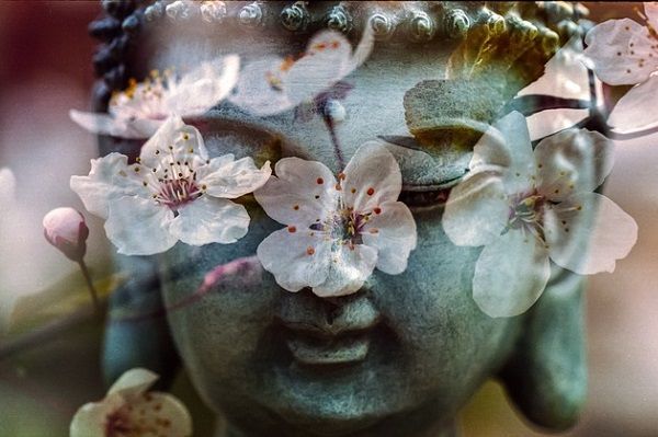 Kopf mit Blumen